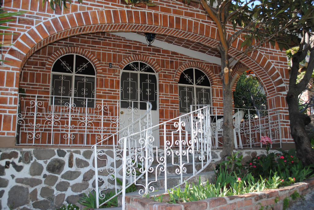 Hotel Mama Chuy &