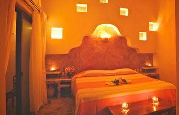Hotel Xquenda Huatulco 3*