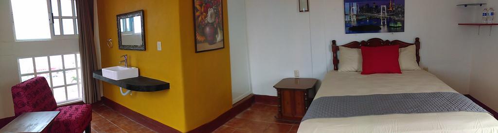 Hotel Y Monteverde 3*
