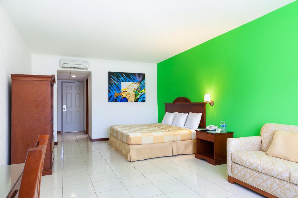 Hotel Costa Maya 4*