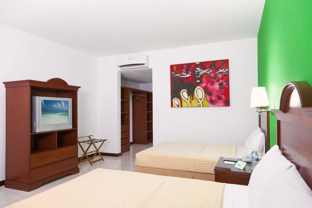 Hotel Costa Maya 4*
