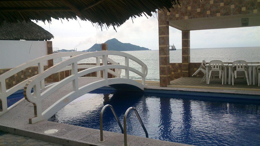 Albatros Manzanillo