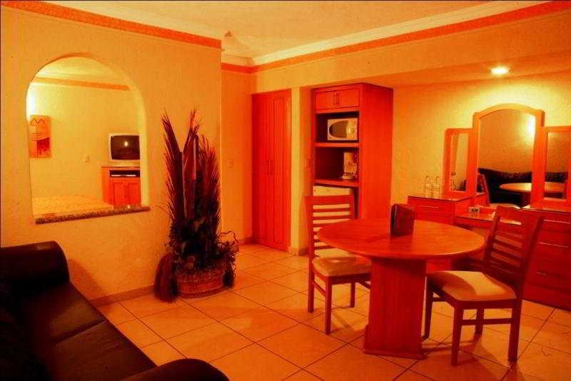 Puerta Del Sol Guadalajara Hotel