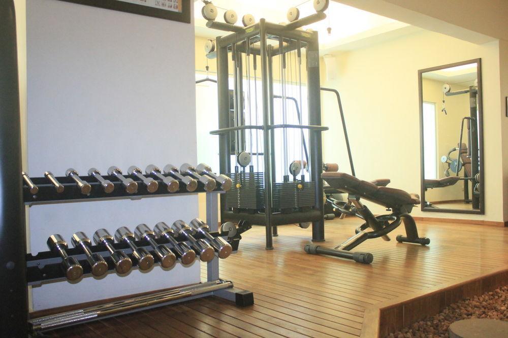 - Aeropuerto By Ihg Hotel 4*