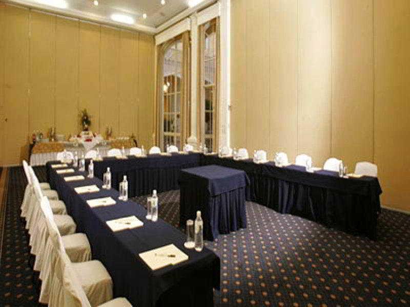 Plaza Camelinas Hotel