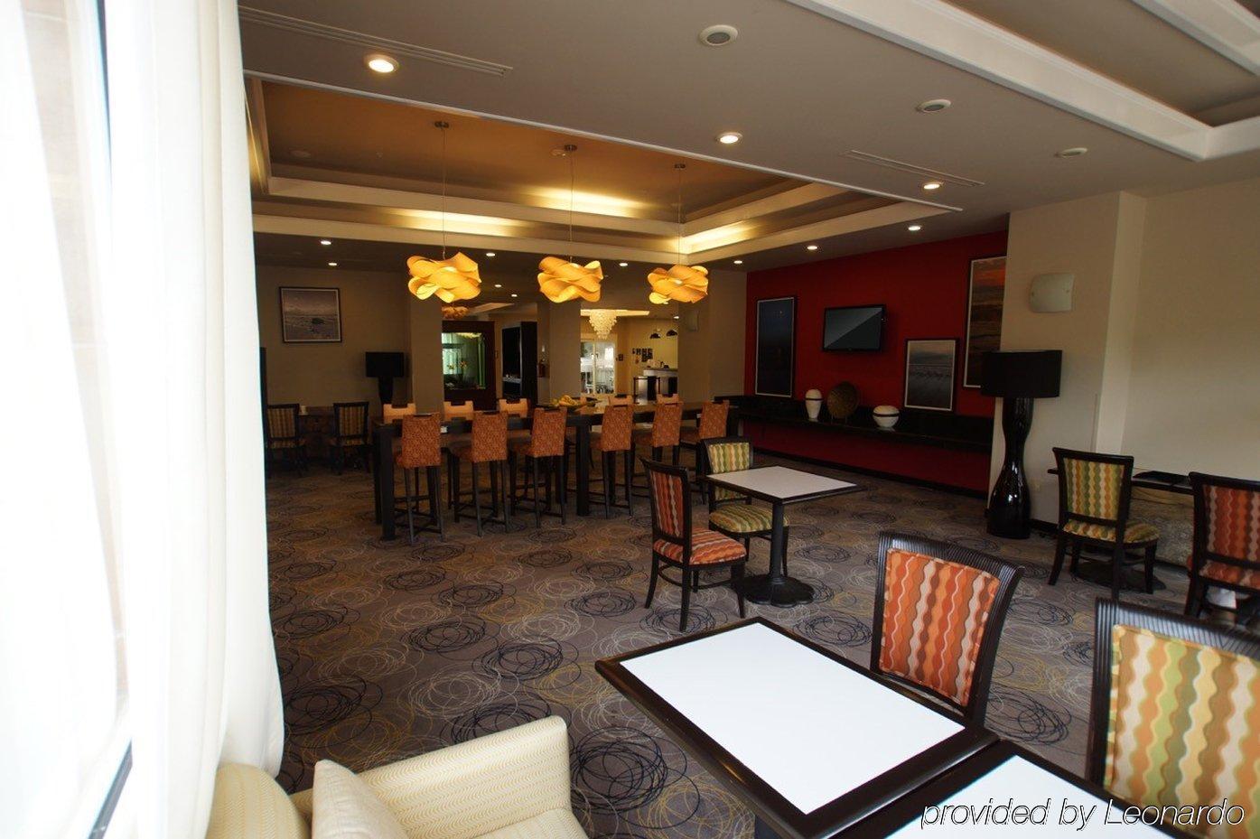 Hampton Airport Hotel