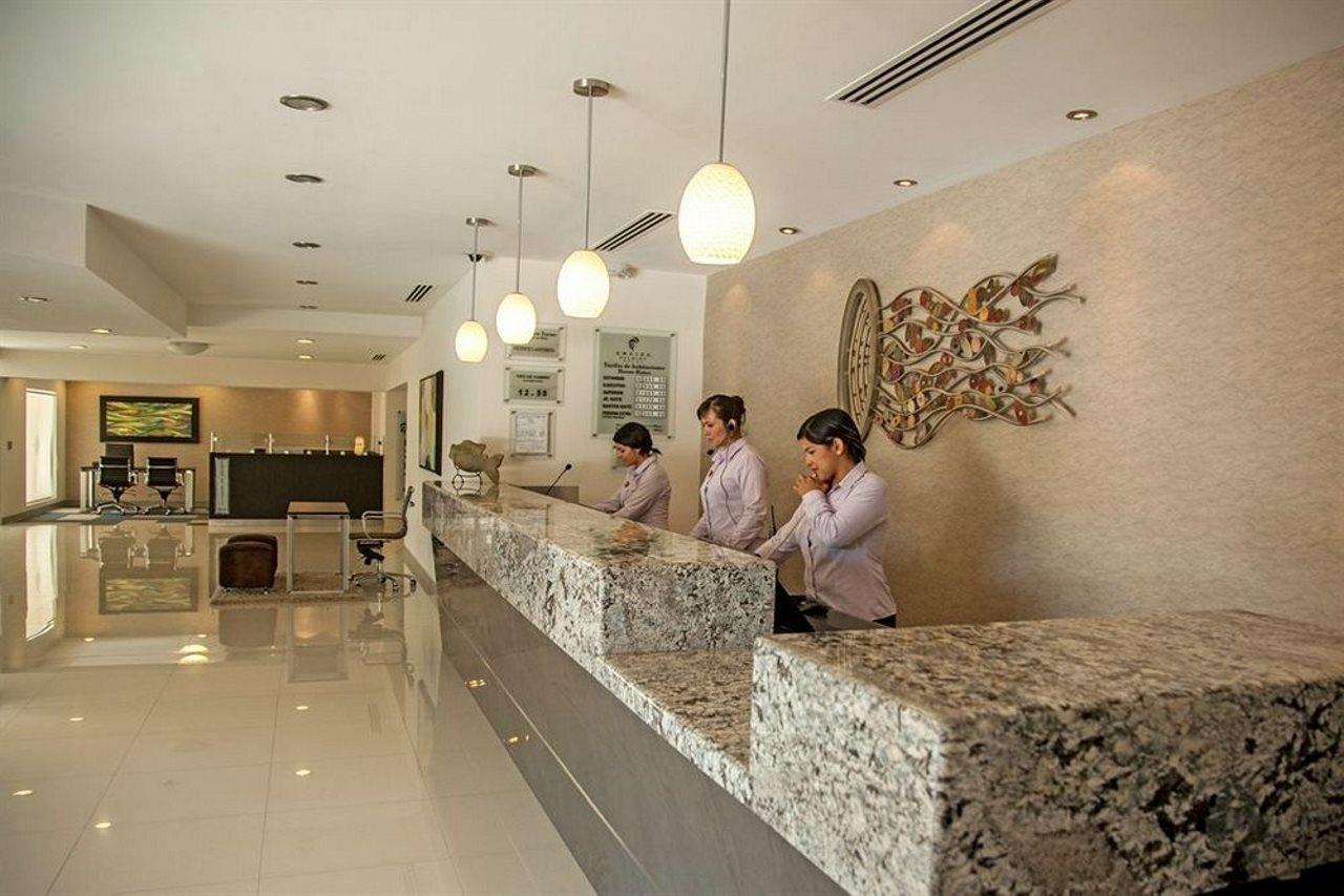 Hotel Araiza Palmira Y Centro De Convenciones La Paz