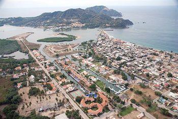 Hotel Cabo Blanco And Marina 4*