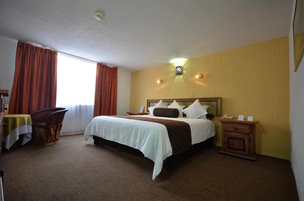 Hotel Howard Johnson By Wyndham Calle Real