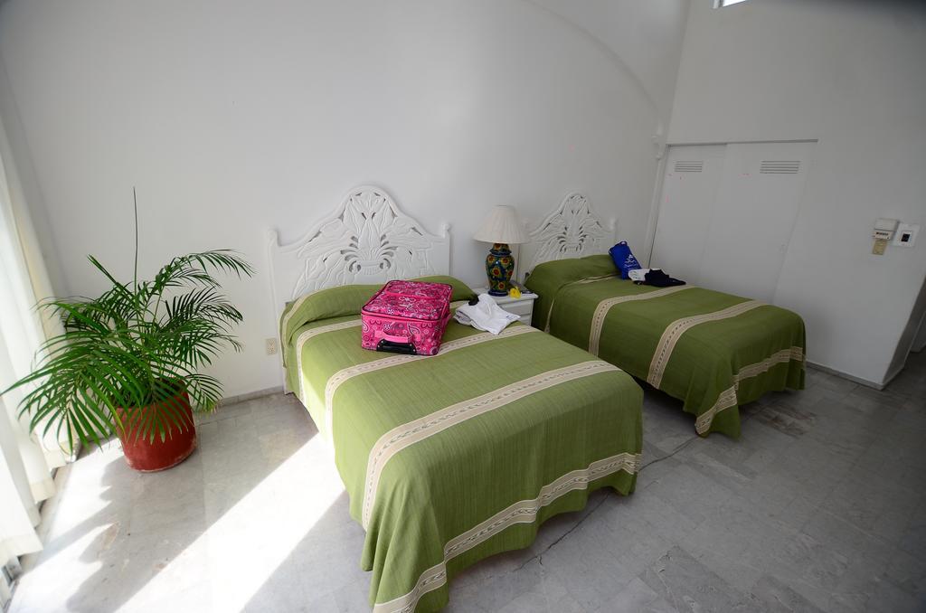 Dolphin Cove Aparthotel Manzanillo