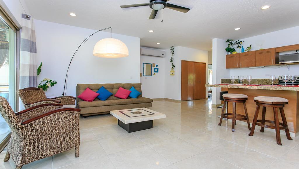 Perfectly Situated Between The Beach & Town By Stella Apartment