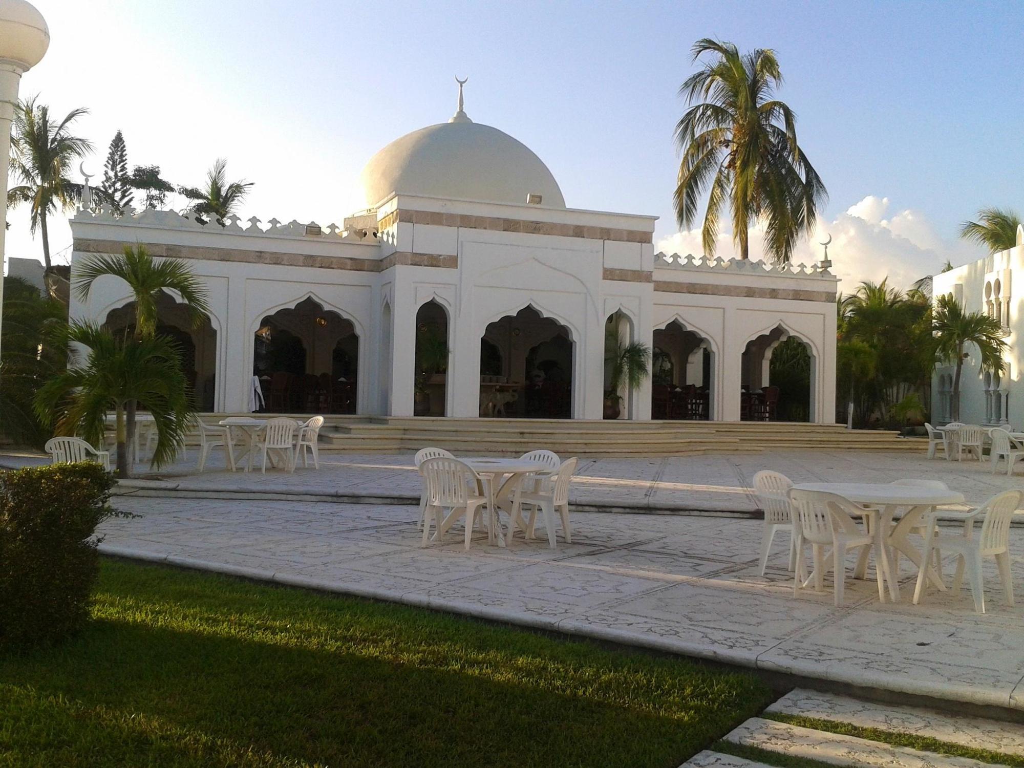Aldea Del Bazar & Hotel Puerto Escondido (Oaxaca)