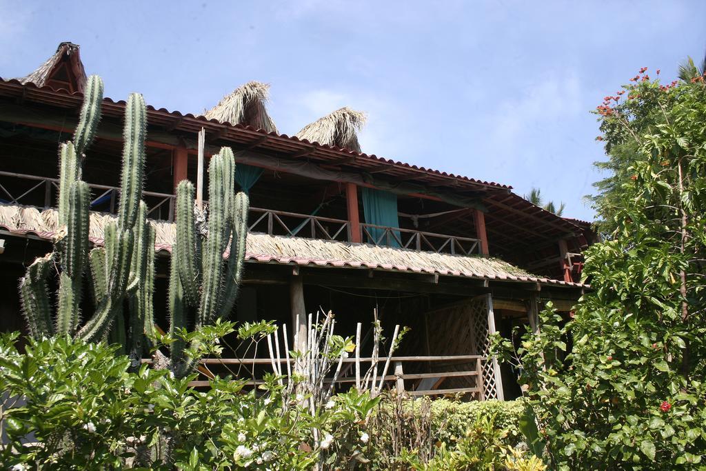 Hotel Escondida
