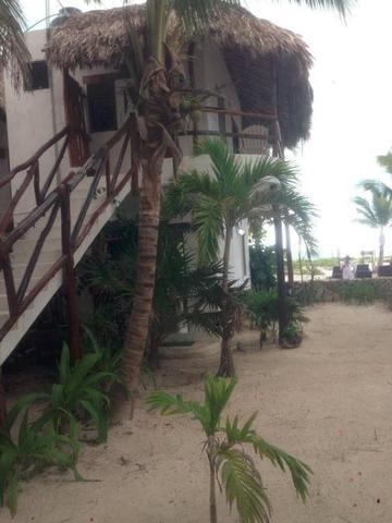 Casa Iguana - Beachfront Hotel
