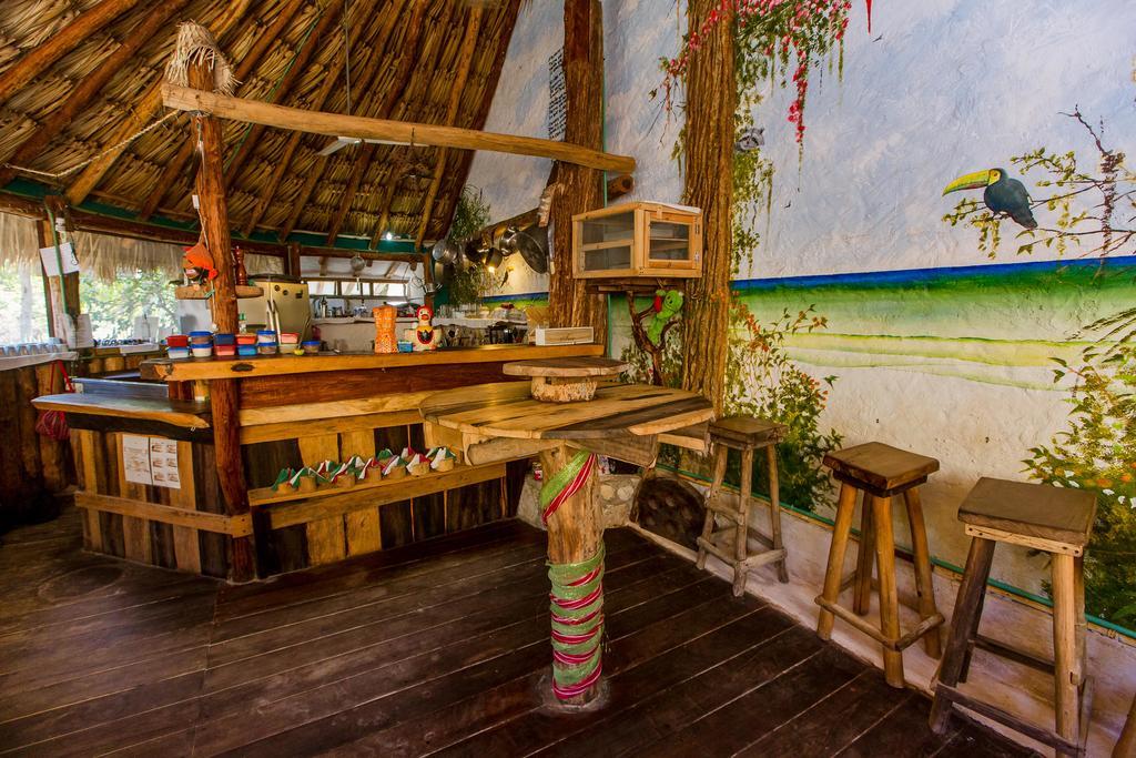 Ida Y Vuelta Hostel