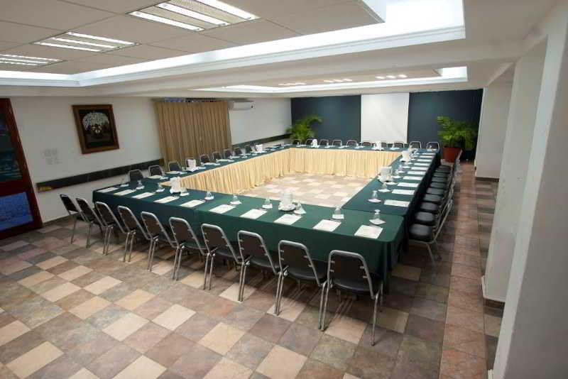 Hotel Olivos 4*
