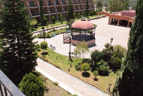Casa Grande Y Centro De Negocios