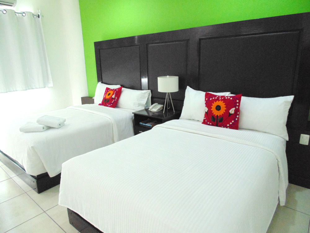 Chiapas Express, 3*