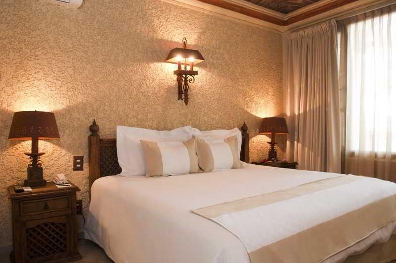 Imperio De Angeles Executive Poliforum Hotel