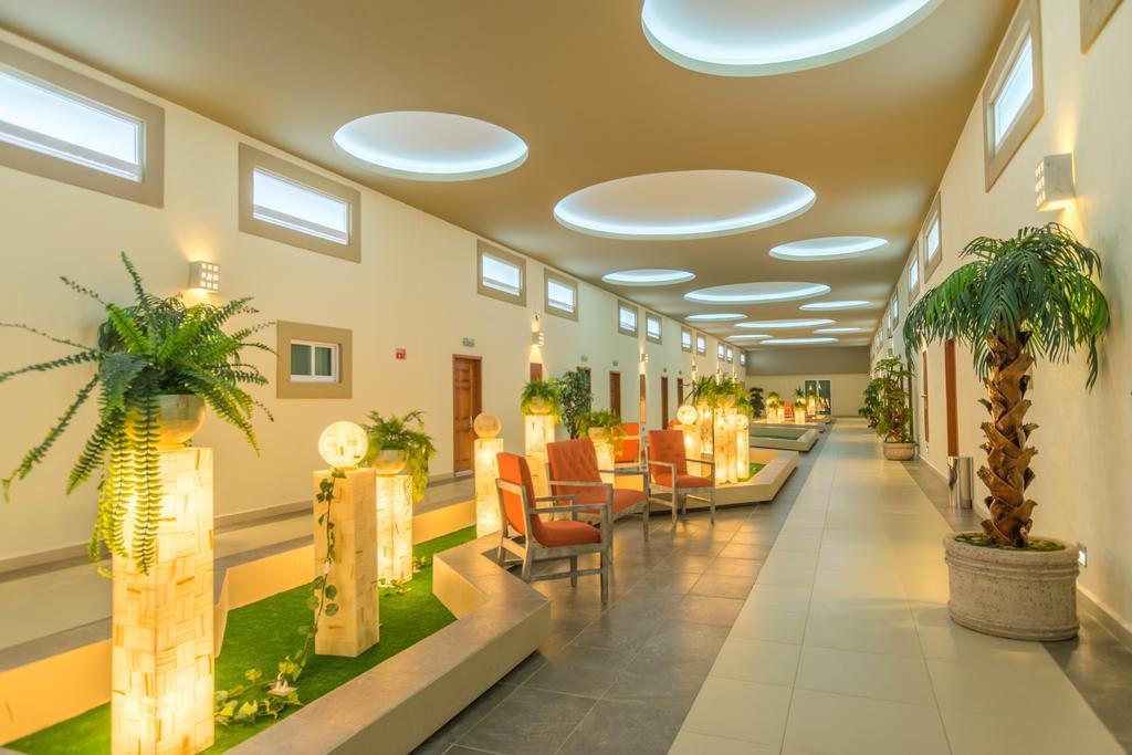 Ecce & Hotel