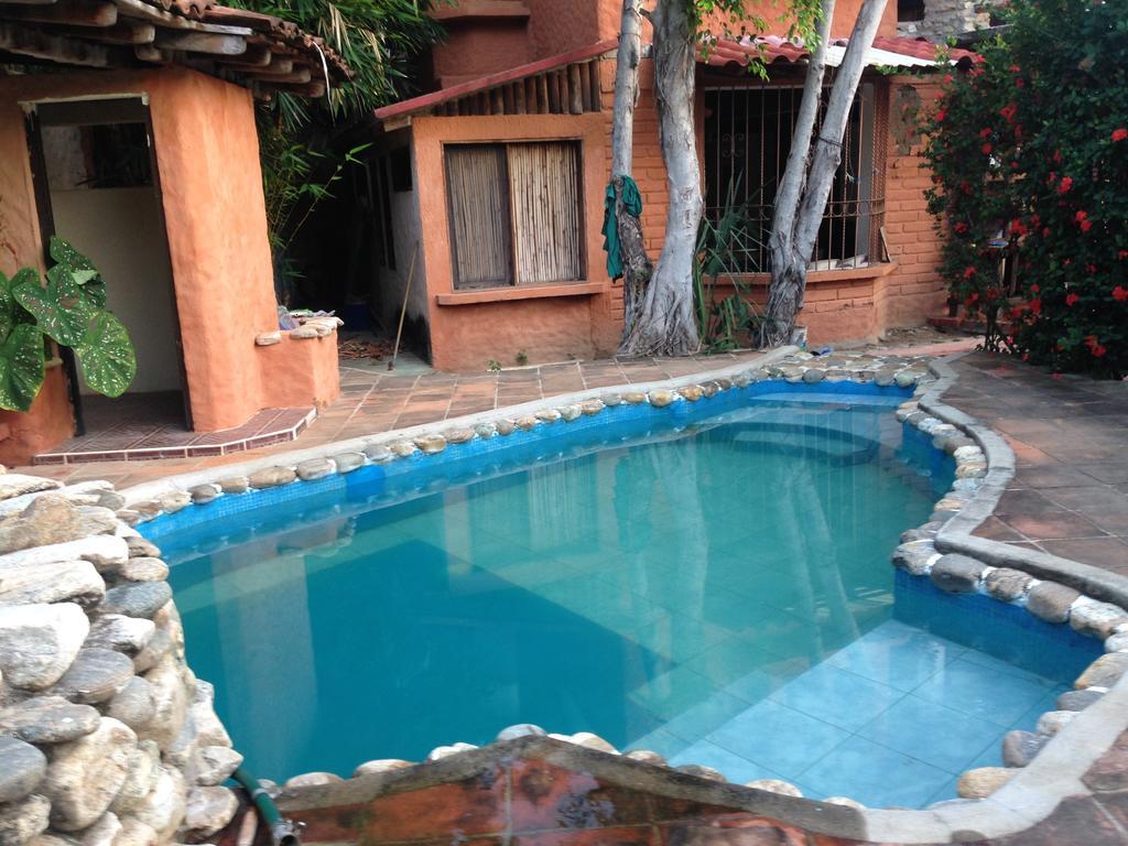 Jacalitos Inn