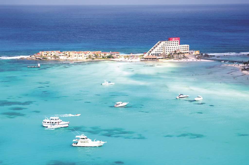 Mia Reef Cancun Resort