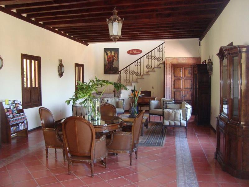 Bicentenario Hotel