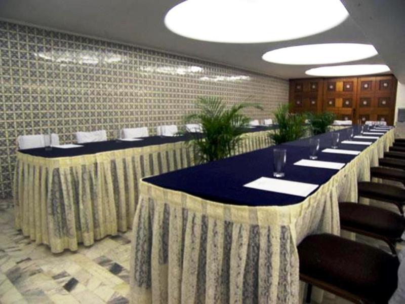 Colonial De