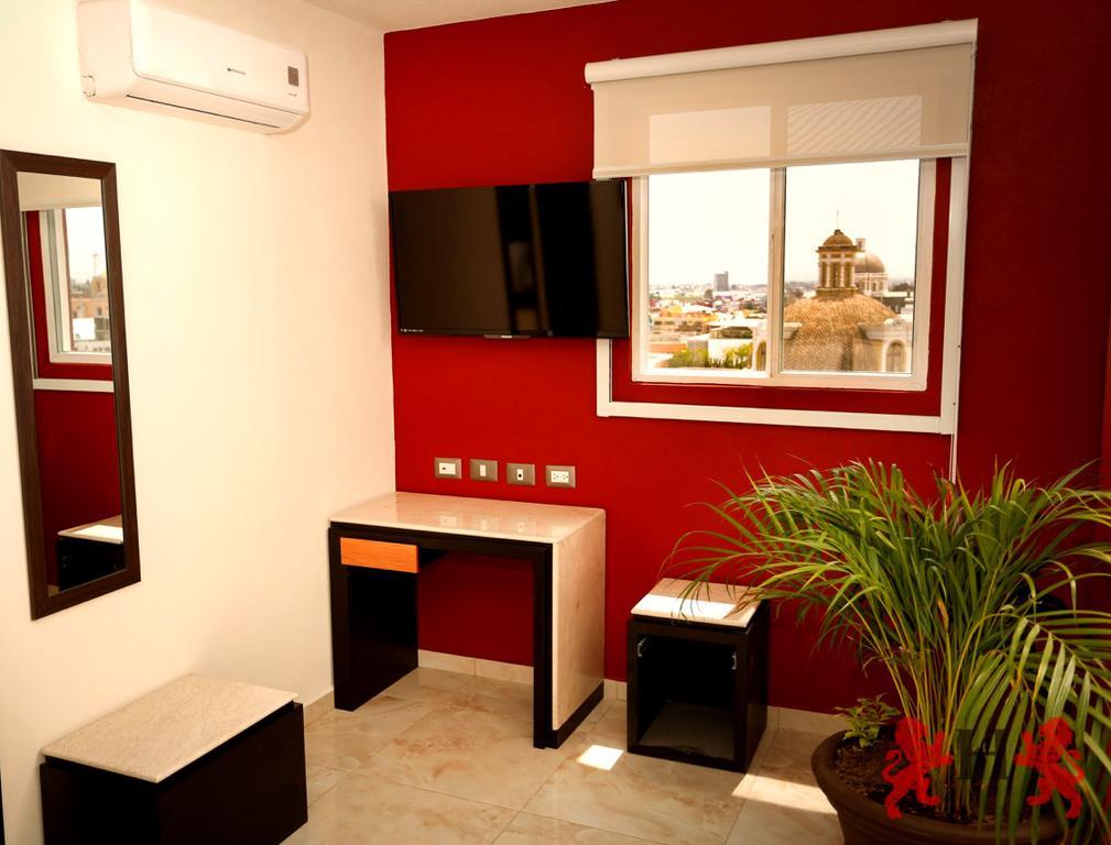 Hotel Leones 4* Puebla