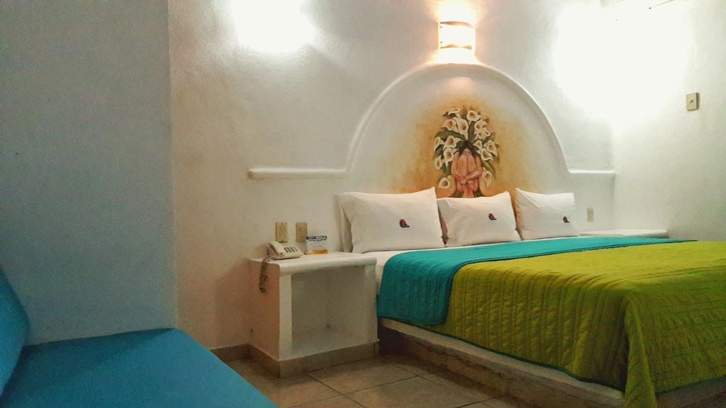 Hotel La Alondra Barra de Navidad