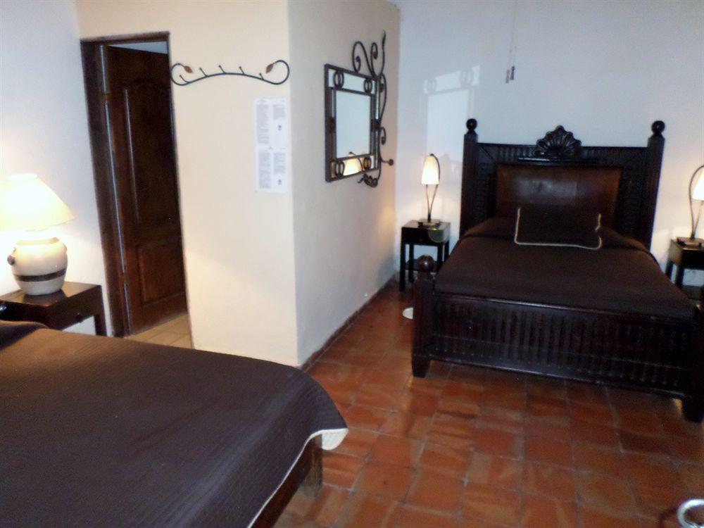 Bed & Breakfast Rosa Morada Tlaquepaque