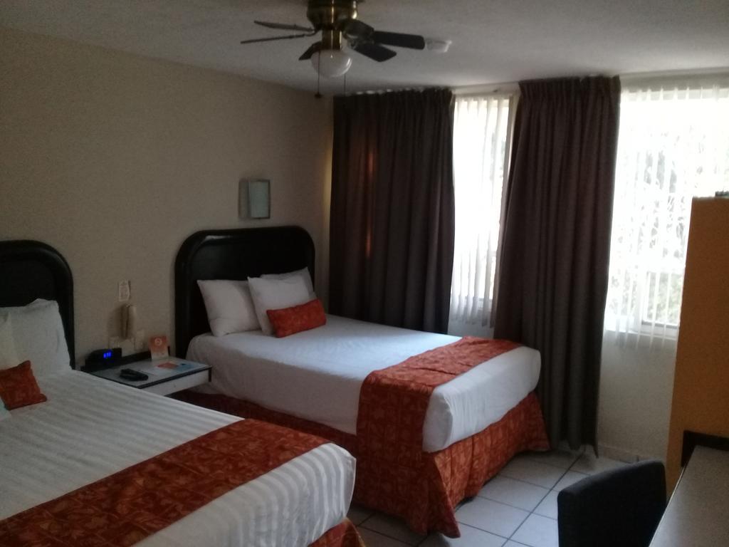 Howard Johnson By Wyndham Guanajuato Avenida Hotel