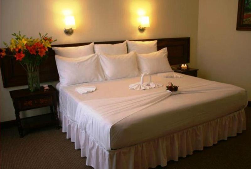 Plaza Uruapan 4*