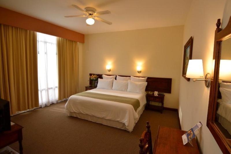 Plaza Uruapan Hotel 4*