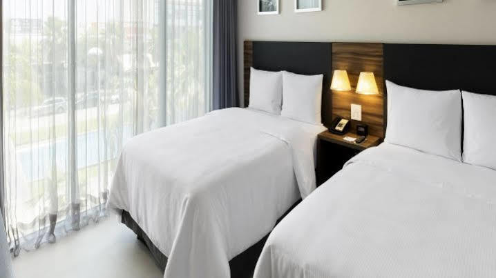 Hampton By Hilton Cumbres