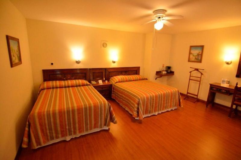 Plaza Uruapan Hotel 4*