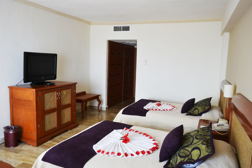 Golden Parnassus & (adults Only) 3*