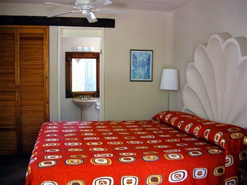 Hotel & El Moro
