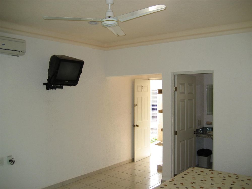 Parotas Hotel 3*