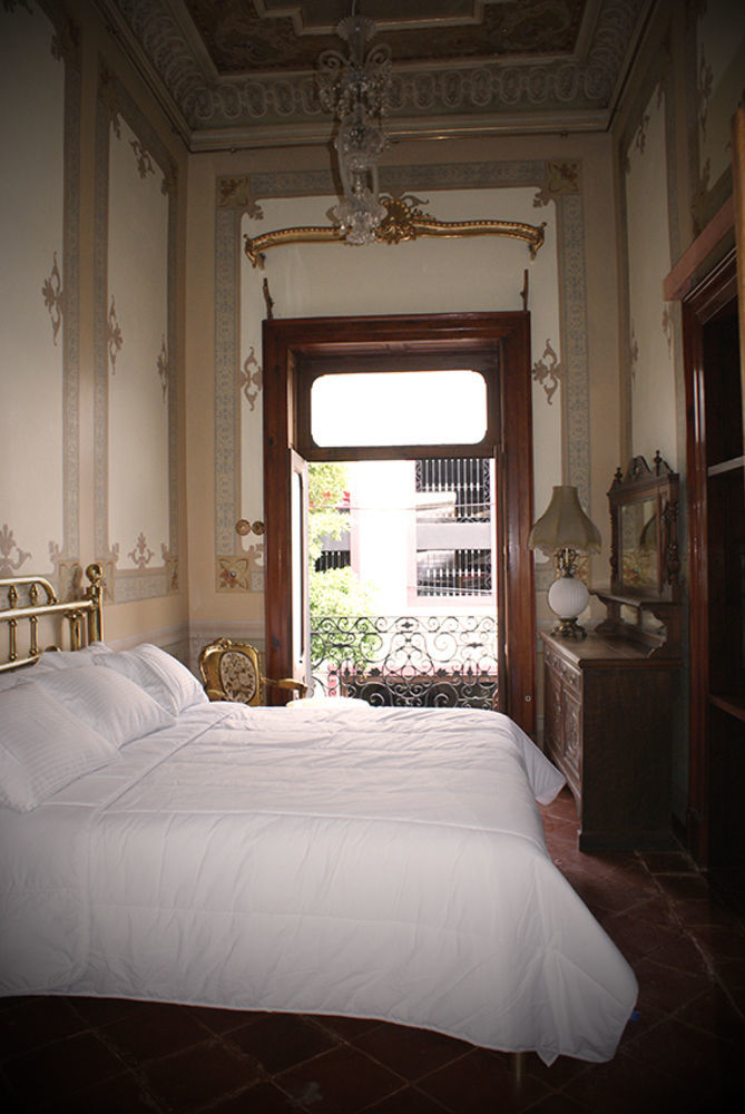 Hostel Leonora Puebla