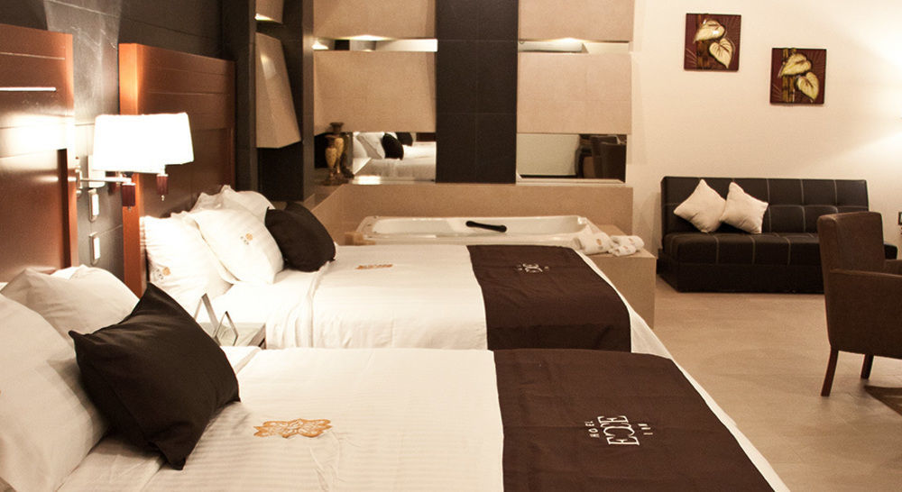 Ecce & Hotel
