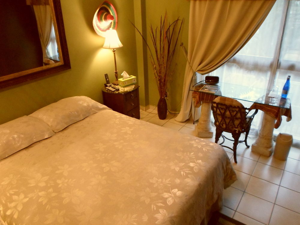 Dickinson Guest House, Guadalajara Expo 3* Guadalajara