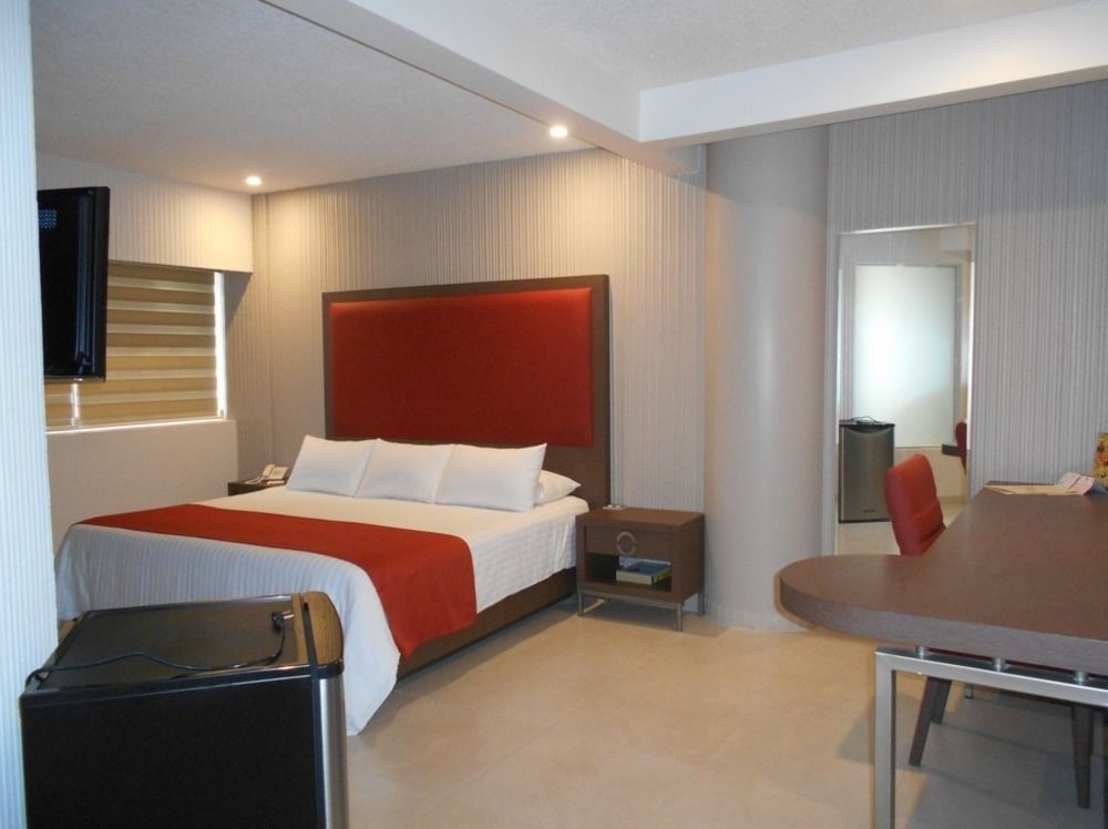 Puente Real Hotel 4*