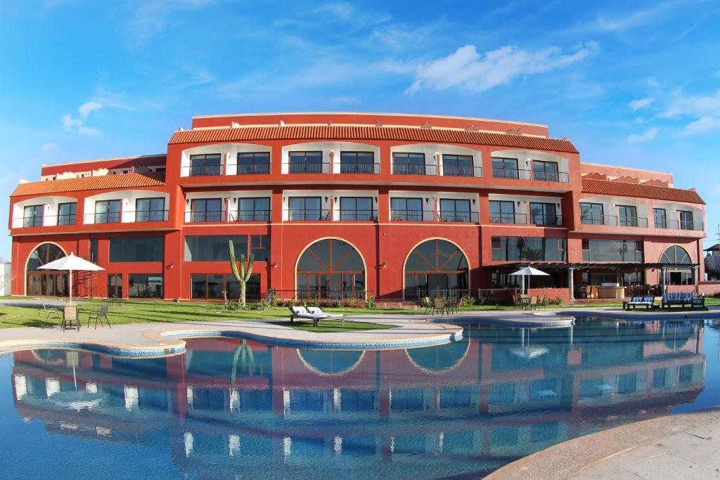 La & Club Hotel