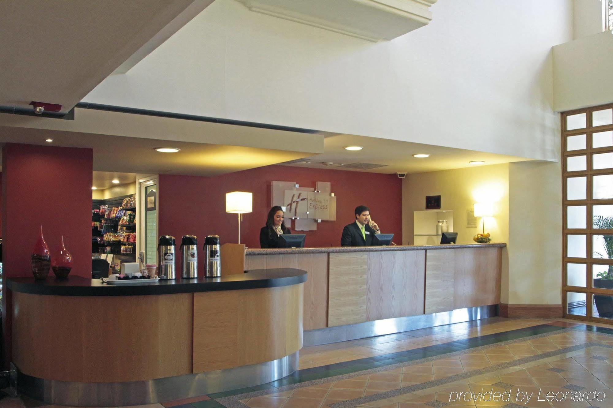 Hotel Express Galerias-san Jeronimo By Ihg