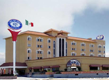 Imperio De Angeles Executive Poliforum Hotel