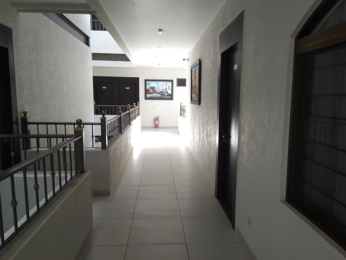 Sanjo 4*