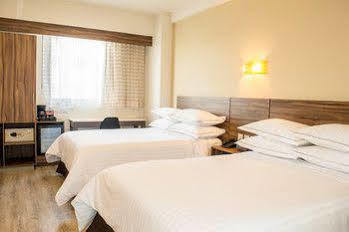 Western Crown Victoria 4*
