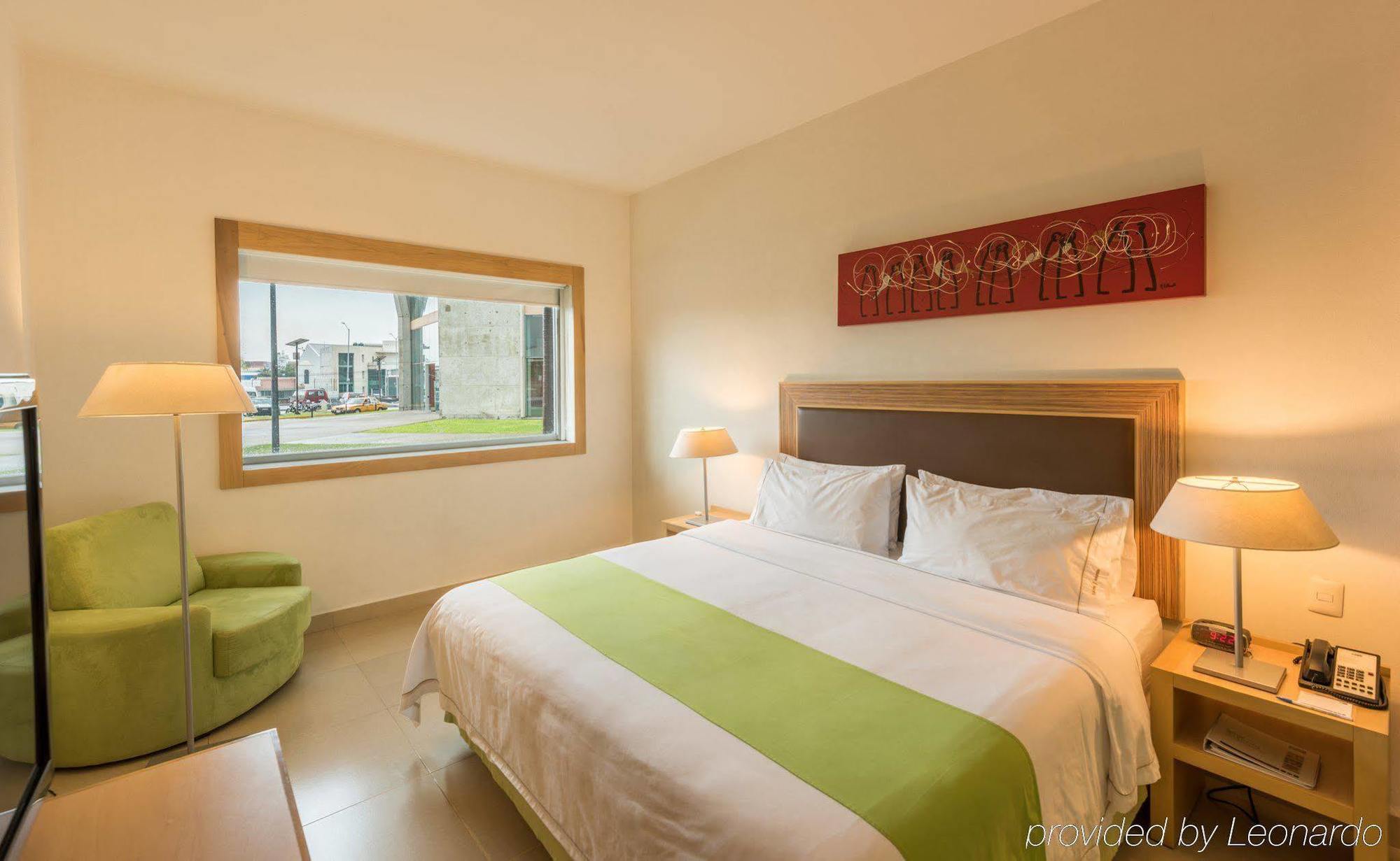 Express By Ihg Hotel 4*