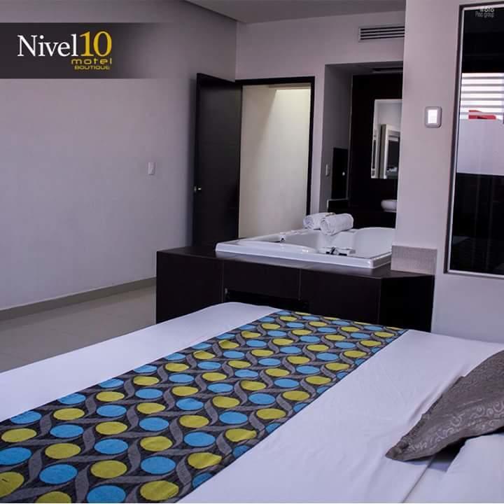 Hotel Nivel 10 *